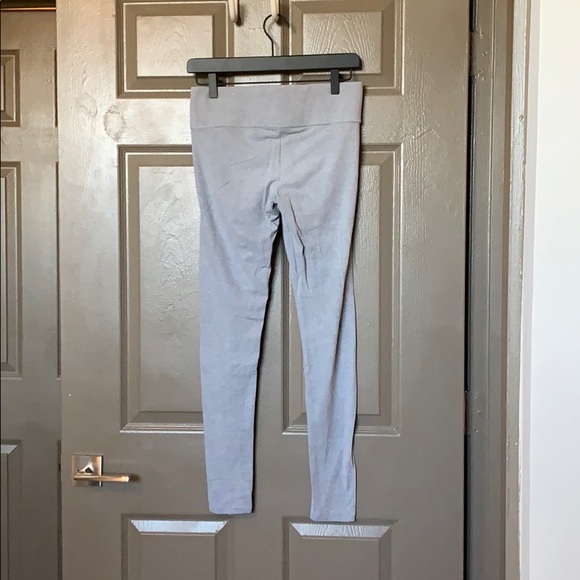 Victoria’s Secret Pink Yoga Leggings - Picture 2 of 3